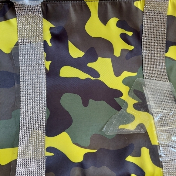 NWT Camouflage Tote Bag - Yellow and Green - Picture 4 of 14